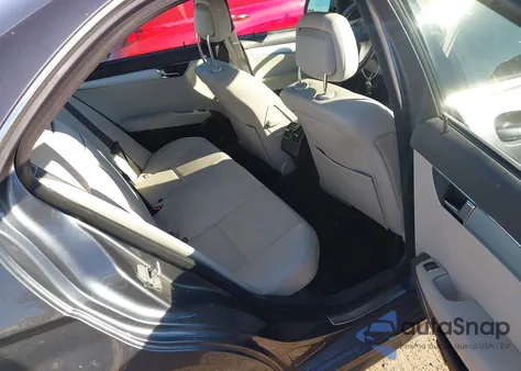 2009 Mercedes-Benz C 300 Luxury/Sport from USA, damaged, VIN WDDGF54X39R061519